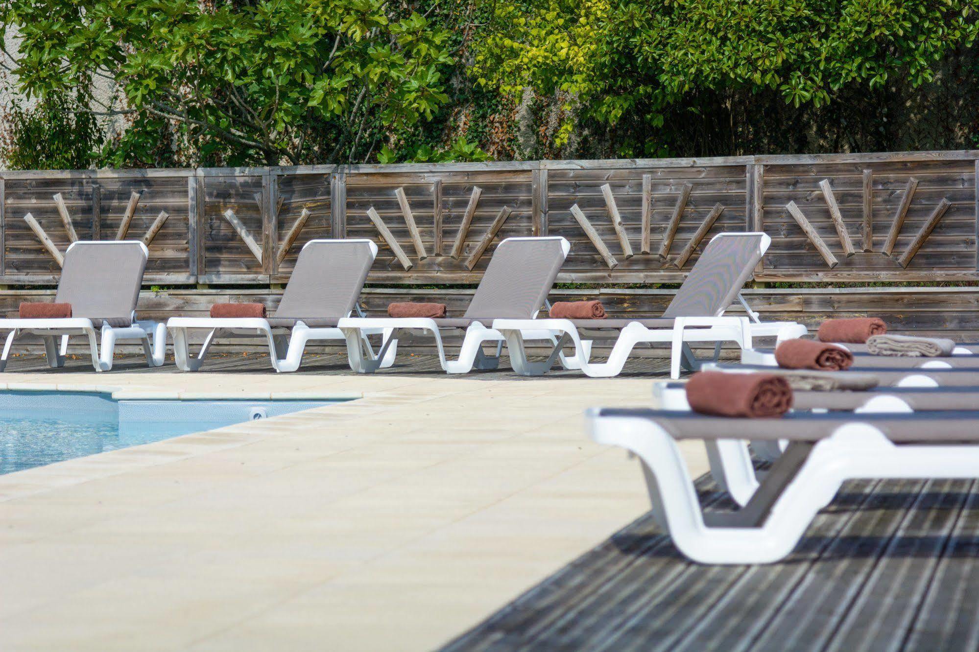 Cit'Hotel Le Relais Du Boisniard Chambretaud Esterno foto